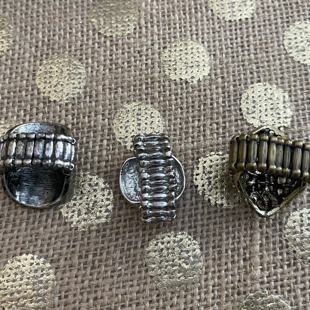 3️⃣ NWOT Stretchy Rings - Picture 2 of 5